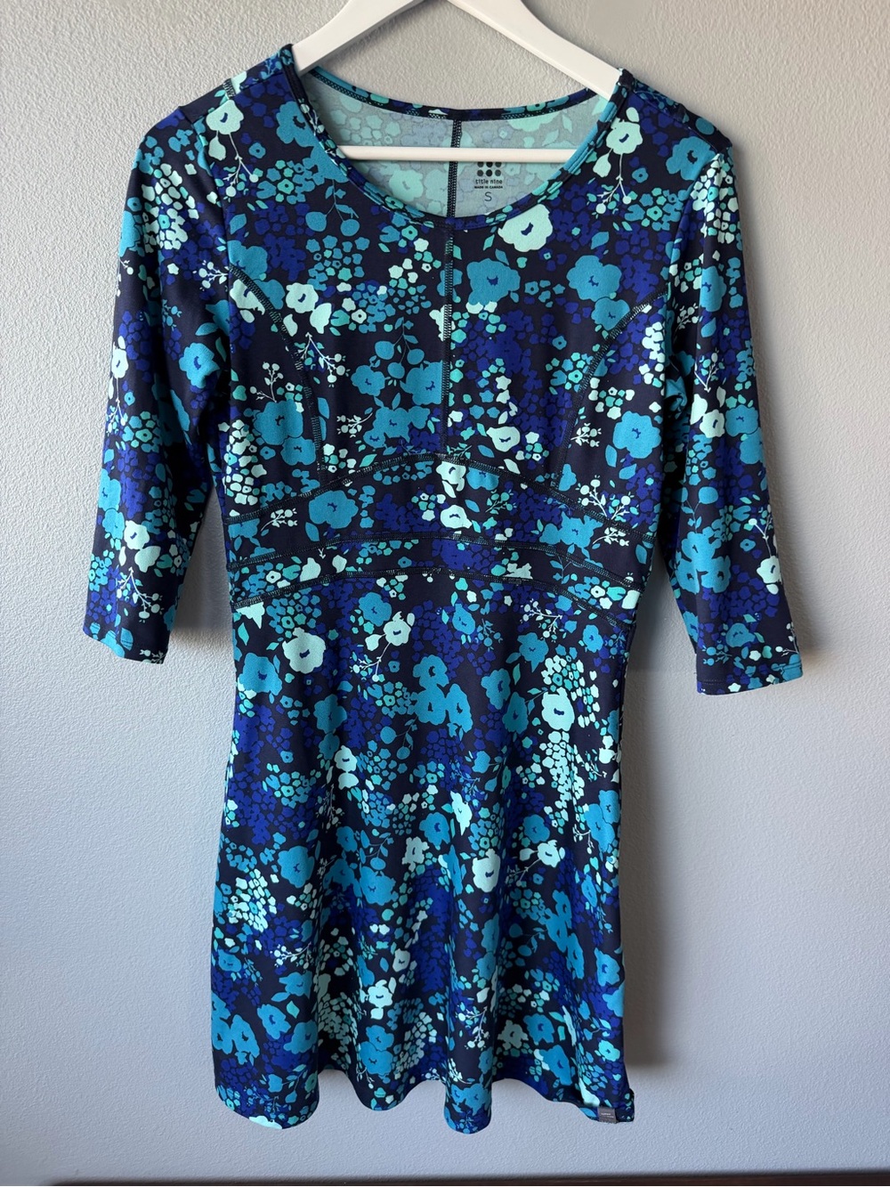 Title Nine blue floral buttah Dream 3/4 sleeve knee length dress Women’s sz S